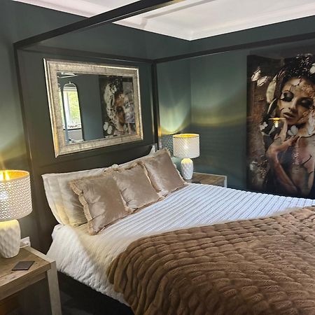 Boutique Shrewsbury Suites Exteriör bild