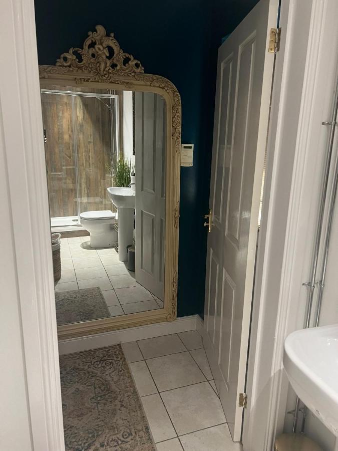 Boutique Shrewsbury Suites Exteriör bild