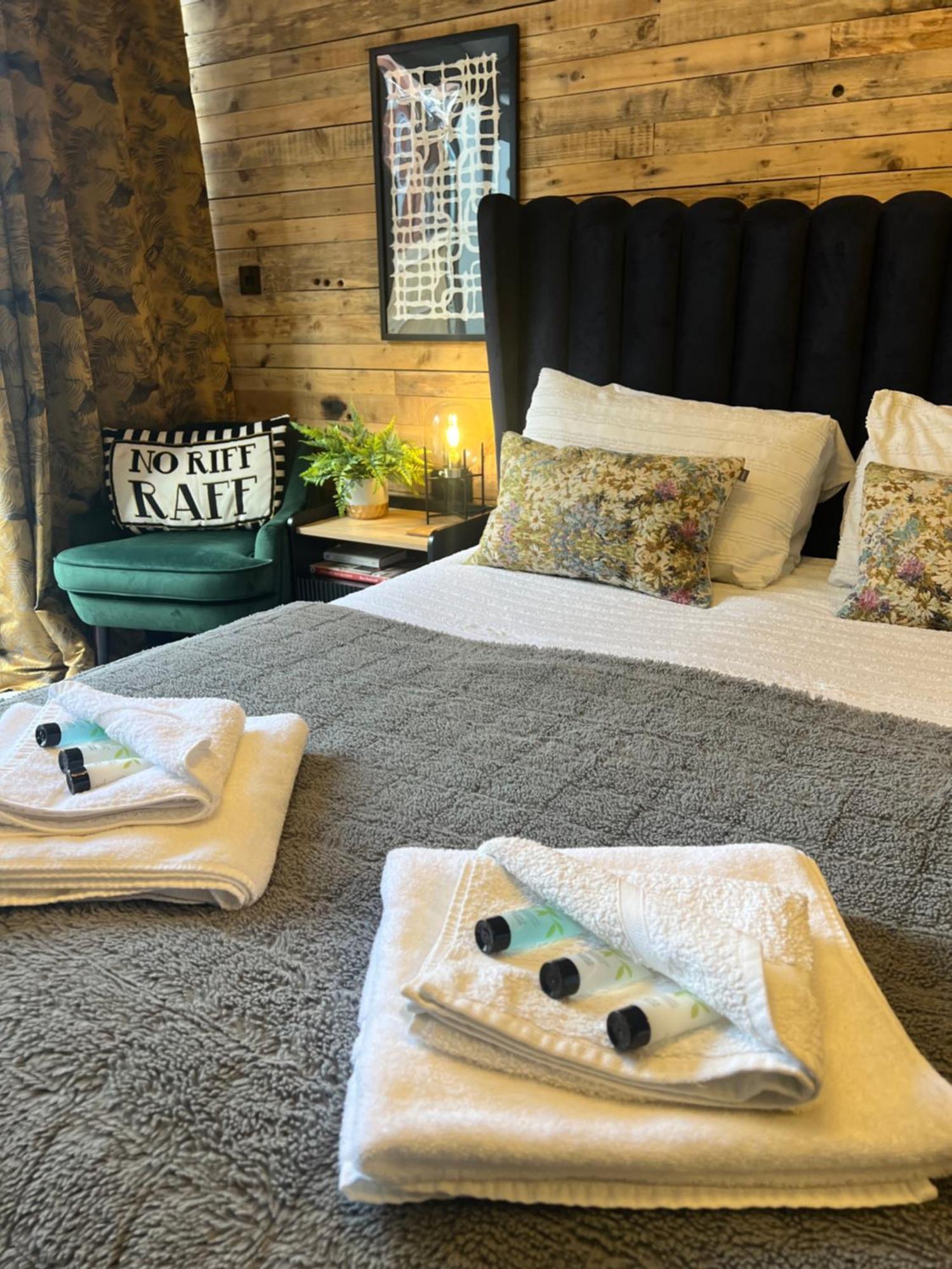 Boutique Shrewsbury Suites Exteriör bild